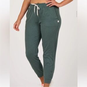 Vuori Performance Joggers Women’s Medium